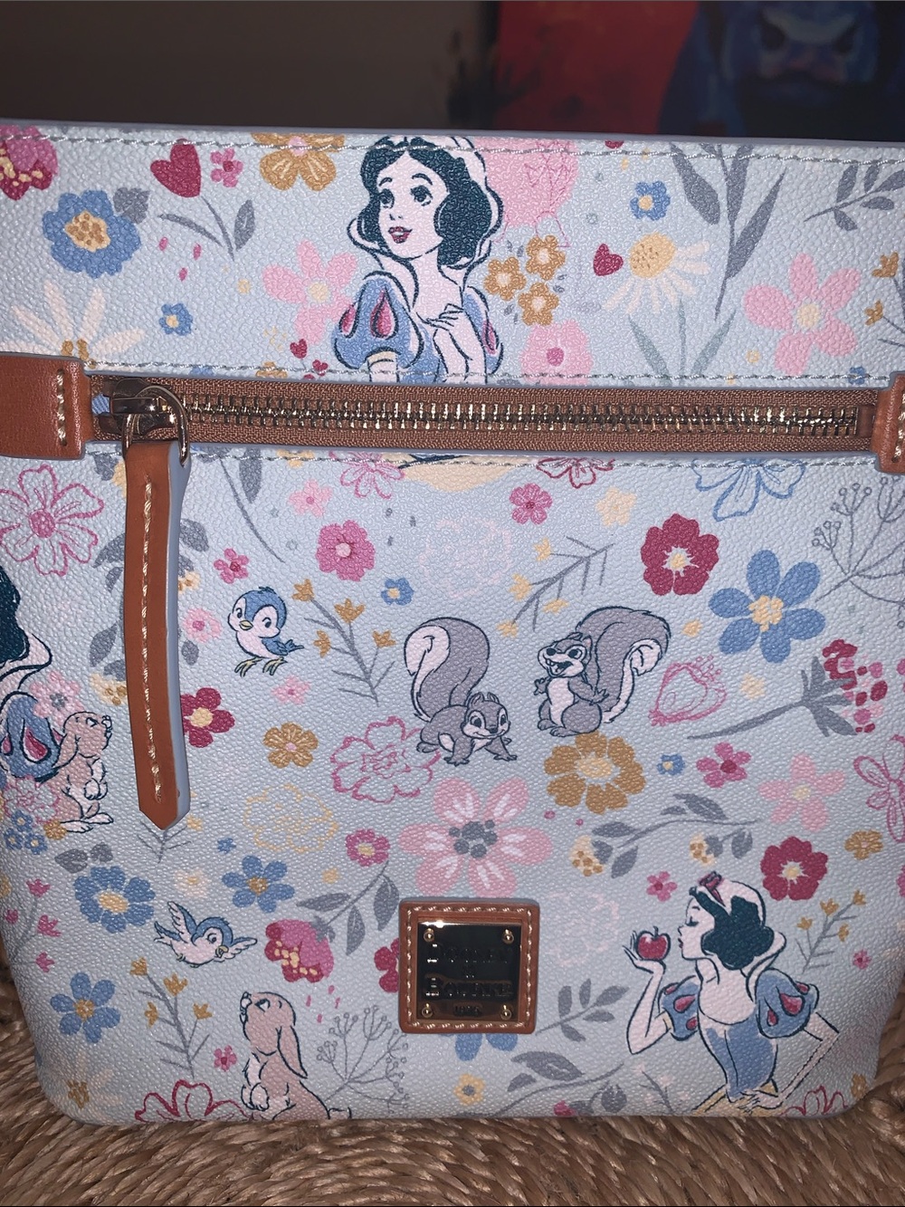Dooney & Bourke Snow White Flower light blue Crossbody Bag EUC - Picture 3 of 12